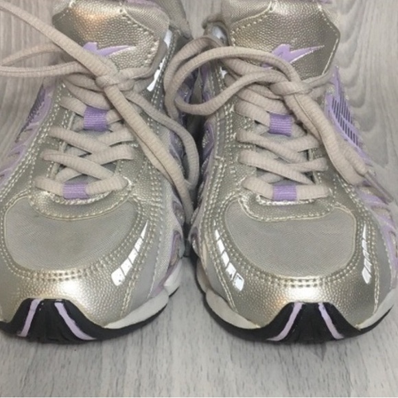$5 ADD ON ⭐️ATHLETIC RUNNERS GREY SILVER LILAC  SIZE 6 - Picture 2 of 11
